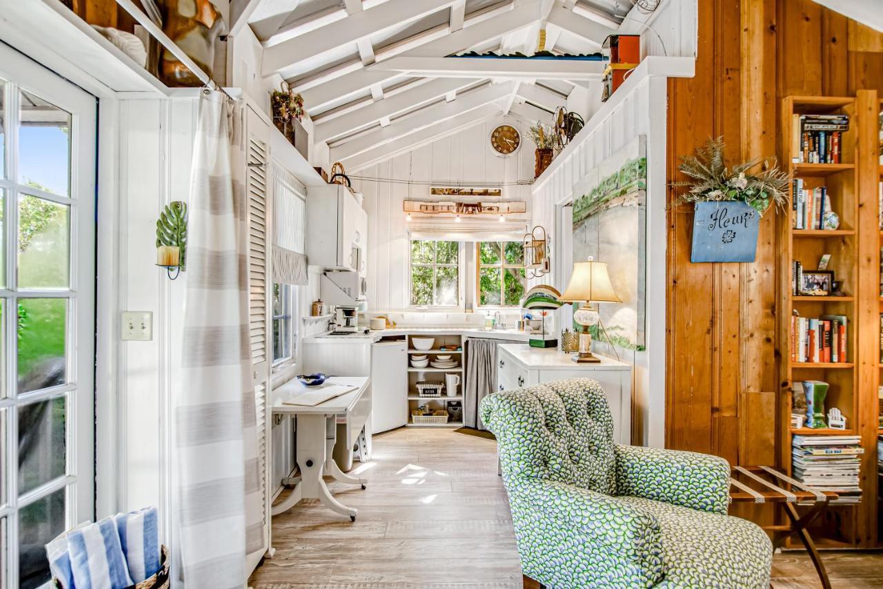 Отель Baby Breezy Tree House Demere Park Экстерьер фото