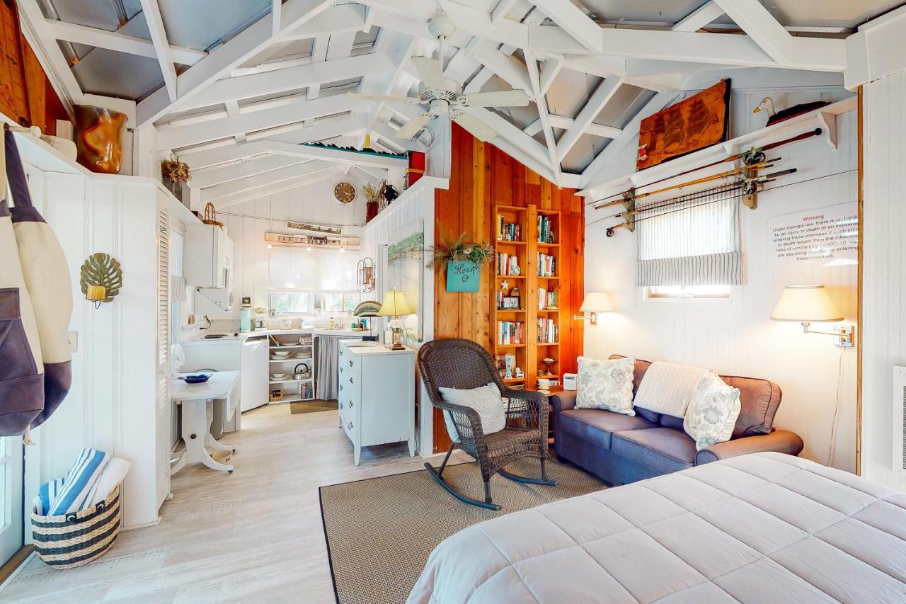 Отель Baby Breezy Tree House Demere Park Экстерьер фото