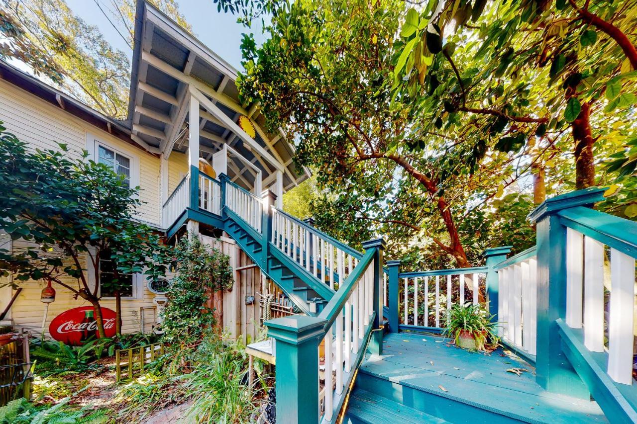 Отель Baby Breezy Tree House Demere Park Экстерьер фото